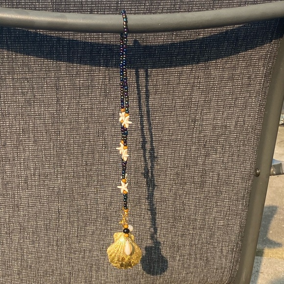 Natural Shell Gilded in Gold Leaf with a Starfish-Freshwater Pearl Boho Necklace - Picture 7 of 8